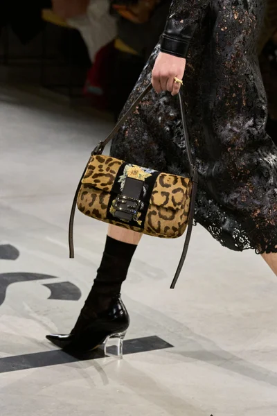 Look 154